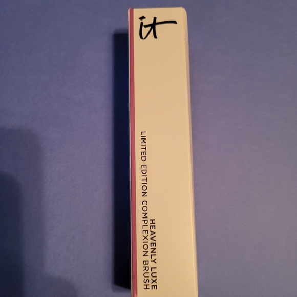 IT Cosmetics Heavenly Luxe Limited Edition Complexion Brush, NIB - Picture 3 of 5